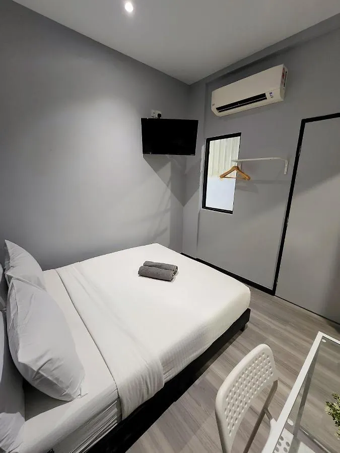 **  Gurney Coast Guest House By Sky Hive Джорджтаун Малайзия